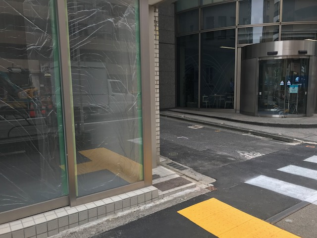 福岡第３ビルのエントランス