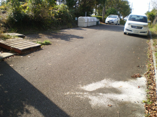 【前面道路含む現地写真】 | 伊豆の国市奈古谷(伊豆エメラルドタウン内) 売土地 ET00021 | 伊豆の国市奈古谷　前面道路