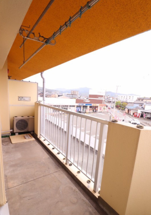 カーサオガワのバルコニー|陽当たり良好なバルコニーです