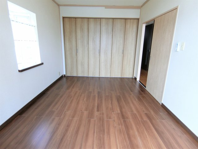 シティーハイム十六番館の洋室