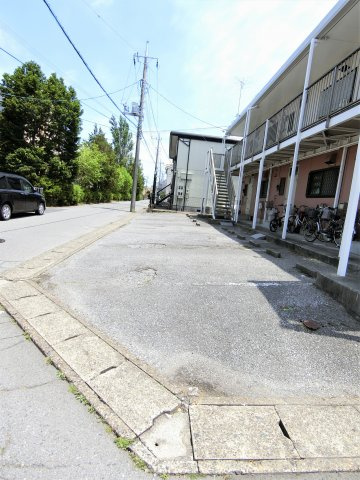 シティーハイム十六番館の駐車場