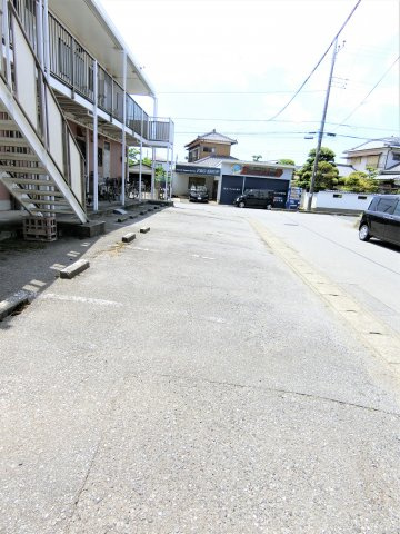 シティーハイム十六番館の駐車場