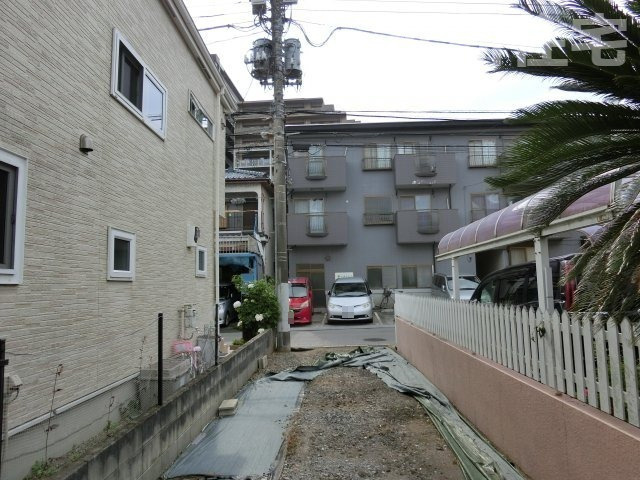 習志野市東習志野３丁目　売地　約１５３坪の大型宅地の前面道路含む現地写真