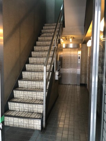 神田タイショービルのロビー