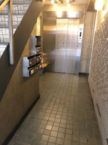 神田タイショービルのロビー