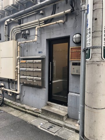 ダイヤモンドレジデンス岩本町のエントランス
