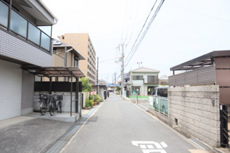 【前面道路含む現地写真】