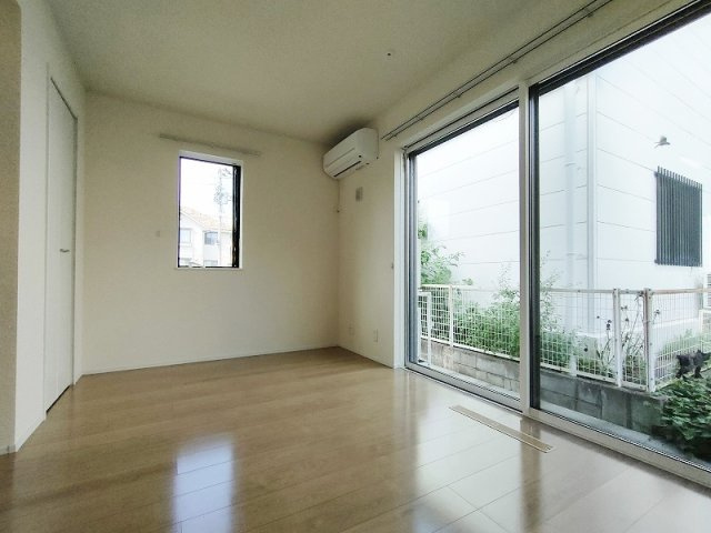 Almo(アルモ)の居間・リビング|※角部屋の写真です