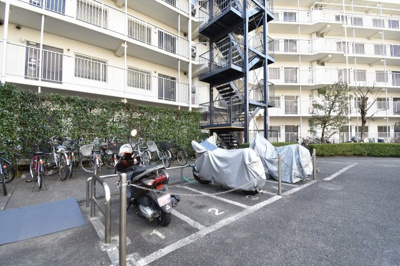 【その他共用部分】 | 多摩川ビューハイツ | 敷地内バイク置場