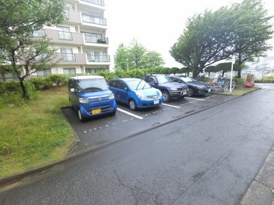 【駐車場】 | 笹下台団地8-1号棟 | 駐車場スペースです。