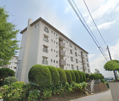 【外観】 | 笹下台団地8-1号棟 | 人気の2階南向き・浴室等、窓が多く採光・風通し良好です。
団地の入り口で、最も駅に近い棟です。