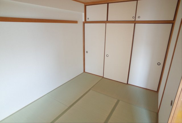【寝室】 | ベルヴィ本山中町