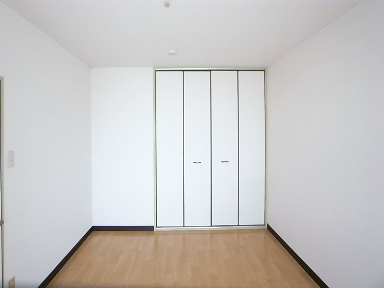 ライフガーデン【10,000円キャッシュバック対象物件】の洋室|おしゃれな外観です