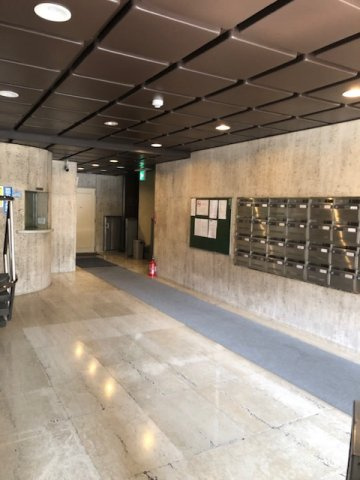 サンサーラ御苑のロビー