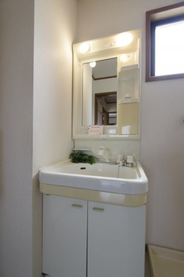 【独立洗面台】 | パセオアゼリオＢ | 朝の身支度には欠かせない独立洗面化粧台