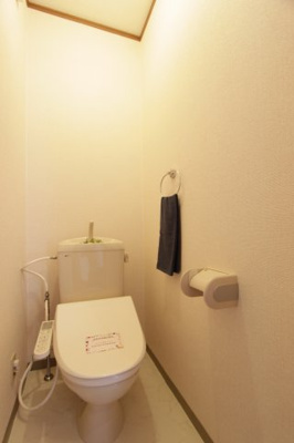 【トイレ】 | パセオアゼリオＢ | ゆったりとした空間のトイレです