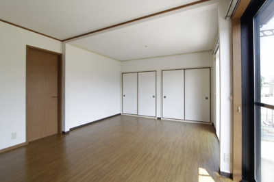 【居間・リビング】 | パセオアゼリオＢ | 使いやすいリビングです