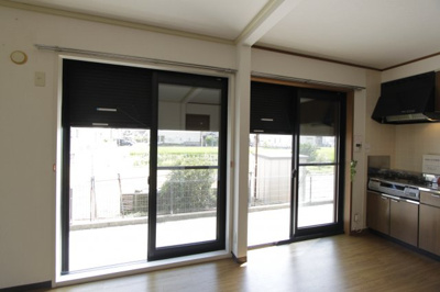 【設備】 | パセオアゼリオＢ | シャッター雨戸です