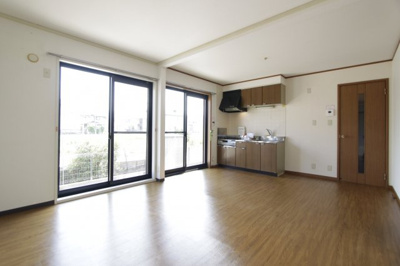 【居間・リビング】 | パセオアゼリオＢ | ゆったり過ごせるリビングです