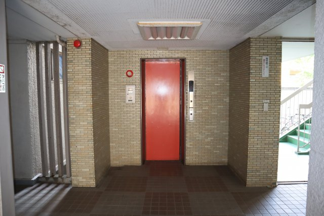 谷津遊園コーポラス　３階部分のその他共用部分|エレベーター停止階