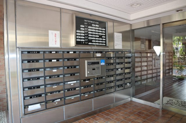 ライオンズマンション津田沼前原　１階部分のエントランス|オートロック