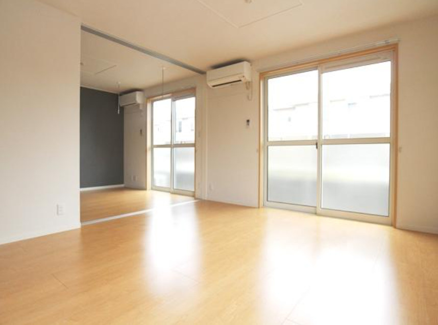 HEARTY`SENT C棟の居間・リビング|ゆったりとした居間です