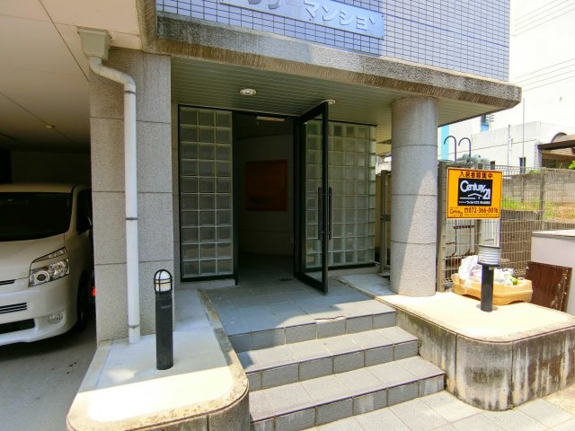 フラワーマンションのエントランス