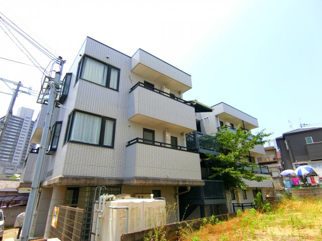 フラワーマンションの外観