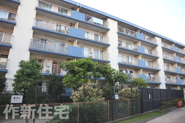 パールハイツ津田沼　３階部分の外観