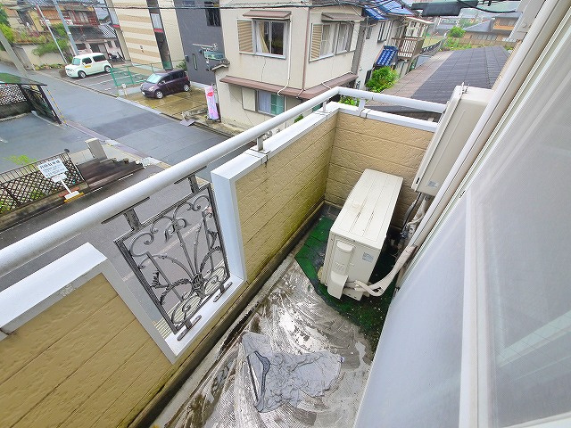 レオパレス法蓮町のバルコニー