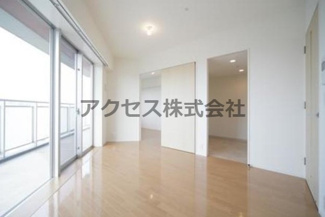 【居間・リビング】 | 開放感のあるリビングです(^^)/