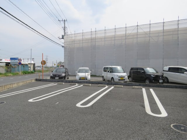 プラシードⅡの駐車場