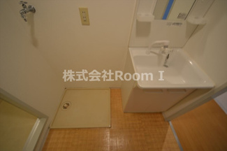 【独立洗面台】 | イーストリバーヒル | 独立洗面台で身支度をすべて済ませてしまいましょう