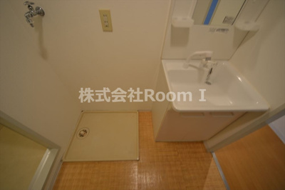 【独立洗面台】 | イーストリバーヒル | 独立洗面台で身支度をすべて済ませてしまいましょう