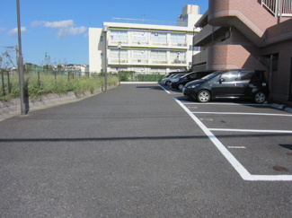 【駐車場】
