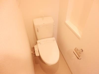 ルーエ五条堀川（旧：フォレスト五条堀川）のトイレ