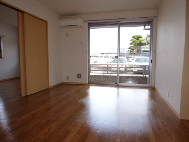 児島テラスＡの居間・リビング