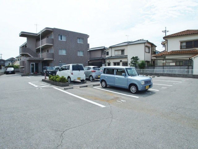 フェルヴェールの駐車場