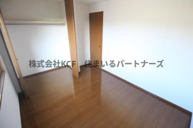 クレセントコートC棟の居間・リビング|ゆったり過ごせるリビングです