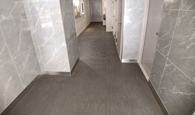 【防犯設備】 | ライオンズマンション八王子 | 室内の防犯設備もチェックしましょう！モニター付きインターホンが設置されているか、防犯シャッターが設備されているか、ベランダに人が上がってきにくい高さかなどチェックしておくと入居後も安心できるでしょう。