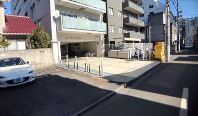 【構造・工法・仕様】 | ライオンズマンション八王子 | ＲＣ造、Reinforced Concreteは直訳すると補強されたコンクリートです。主に柱や梁・床・壁が鉄筋とコンクリートで構成おり、鉄筋を組んだ型枠にコンクリートを流し込んで固めたものを指します。