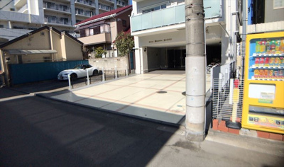 【構造・工法・仕様】 | ライオンズマンション八王子 | ＳＲＣ造は強度や耐震性の面でもRC造と比べて優れています。そのため、10階建以上の高層または超高層マンションなどの建築にも多く採用されています。柱や梁などのサイズが小さくても高い耐震性を確保できます。