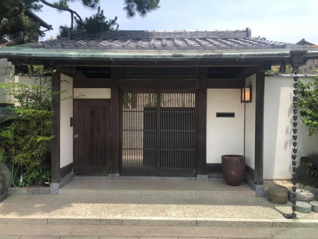 【玄関】 | 湖西市新居町新居　中古住宅 | 明るい玄関です