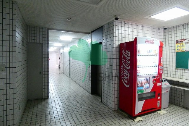 サンエイビルのエントランス