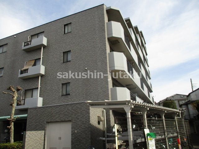 ゼファー船橋薬円台　３階部分の外観