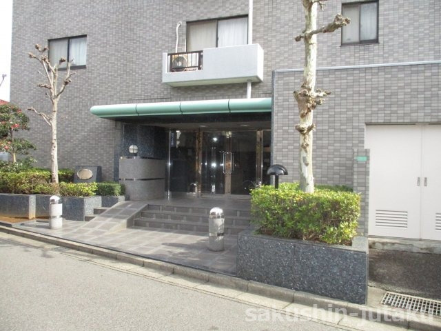 ゼファー船橋薬円台　３階部分のエントランス