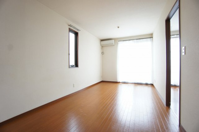 【居間・リビング】 | パルボナールD | ゆったり過ごせるリビングです