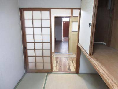 京都市中京区今新在家東町の一戸建ての居間・リビング|和室6畳