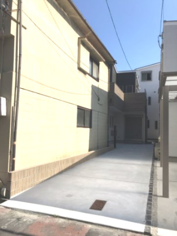 グラッド・タウン放出西の前面道路含む現地写真|■前道も広いので駐車も楽々♪♪