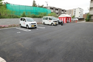 【駐車場】